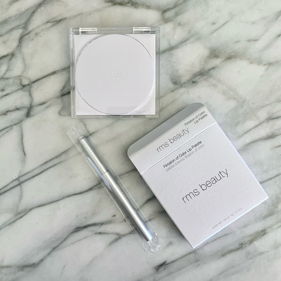 Flirtation Of Color Lip Palette - Picture 4 of 11